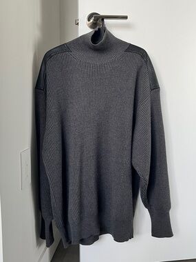 BNWOT Stella McCartney Charcoal Ribbed Turtleneck Wool Sweater